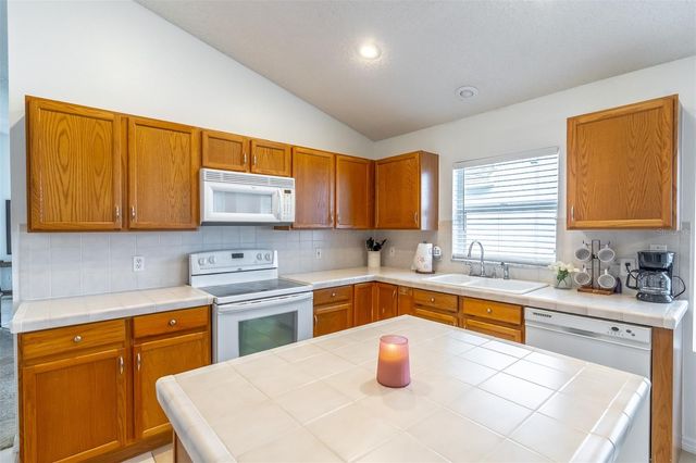 608 LAKE CLAIRE COURT, Oviedo, FL 32765