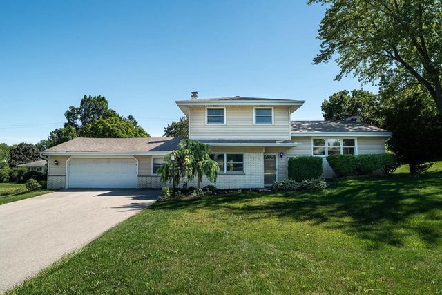 21485 Belgren ROAD, Waukesha, WI 53186