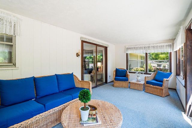 21485 Belgren ROAD, Waukesha, WI 53186