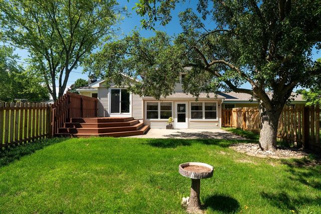21485 Belgren ROAD, Waukesha, WI 53186