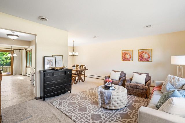 21485 Belgren ROAD, Waukesha, WI 53186