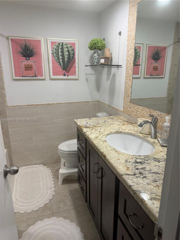 6709 N Kendall Dr 220, Pinecrest, FL 33156