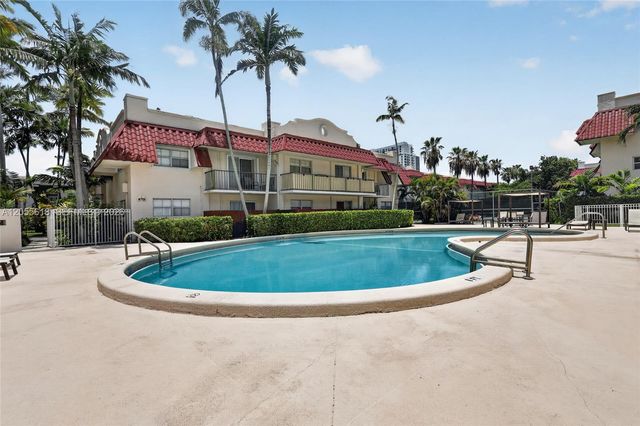 6709 N Kendall Dr 220, Pinecrest, FL 33156