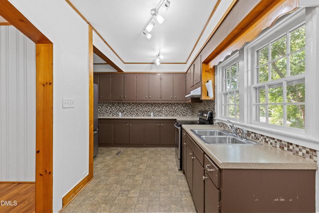 302 W E Street, Erwin, NC 28339