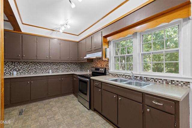 302 W E Street, Erwin, NC 28339