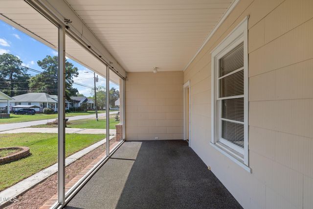 302 W E Street, Erwin, NC 28339