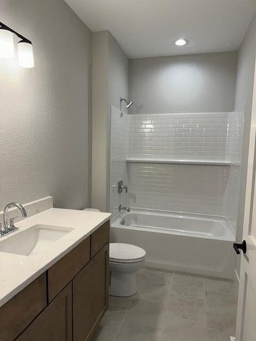 1039 Waterstone COURT, Pewaukee, WI 53072