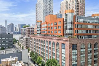 2-17 51st Avenue 808, Long Island City, NY 11101