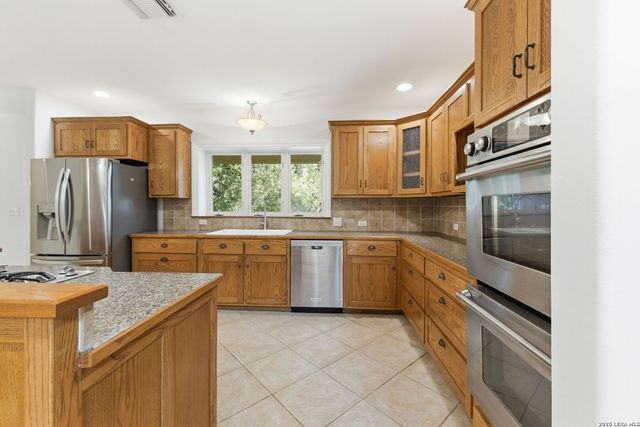 9450 CINCHONA TRL, San Antonio, TX 78266