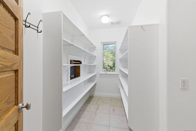 9450 CINCHONA TRL, San Antonio, TX 78266