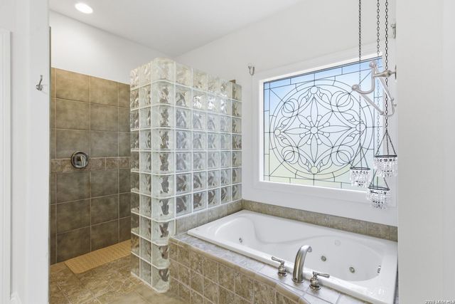 9450 CINCHONA TRL, San Antonio, TX 78266