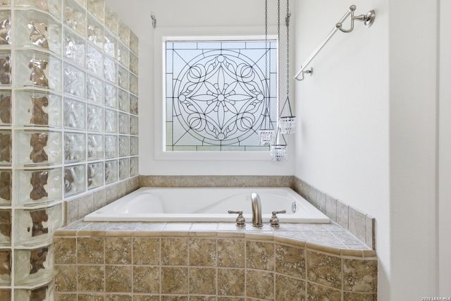9450 CINCHONA TRL, San Antonio, TX 78266