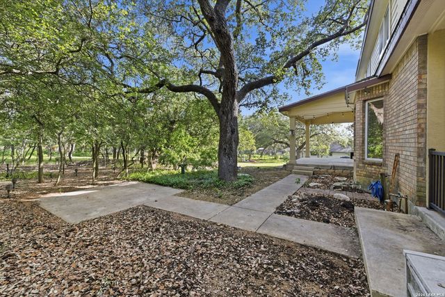 9450 CINCHONA TRL, San Antonio, TX 78266