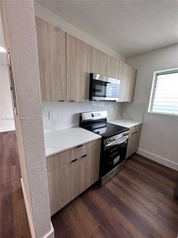 7725 Carlyle Ave 2, Miami Beach, FL 33141