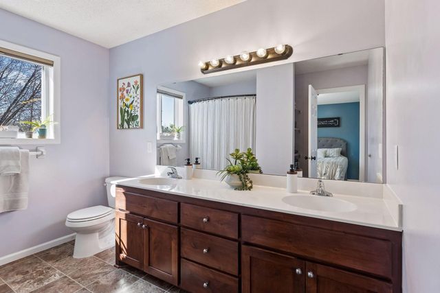 40248 Golden Way, North Branch, MN 55056