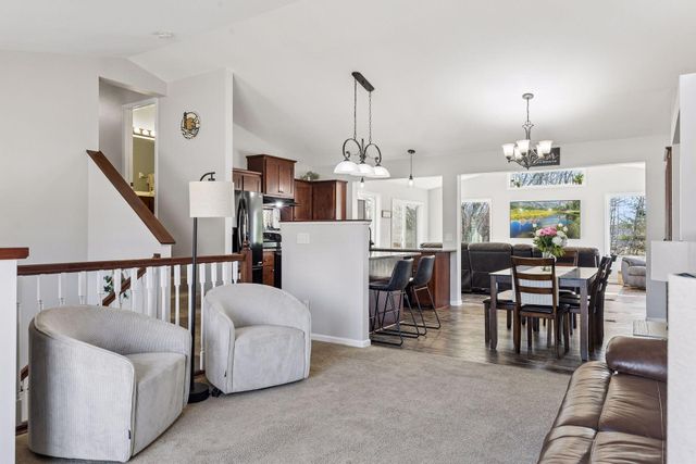 40248 Golden Way, North Branch, MN 55056