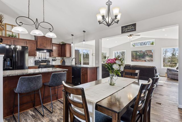 40248 Golden Way, North Branch, MN 55056