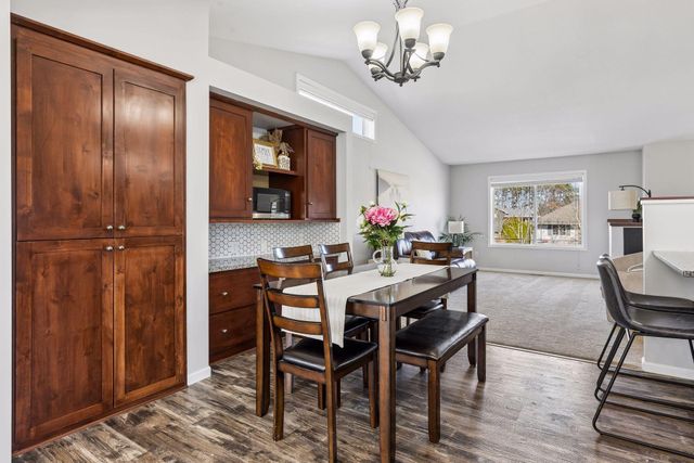 40248 Golden Way, North Branch, MN 55056