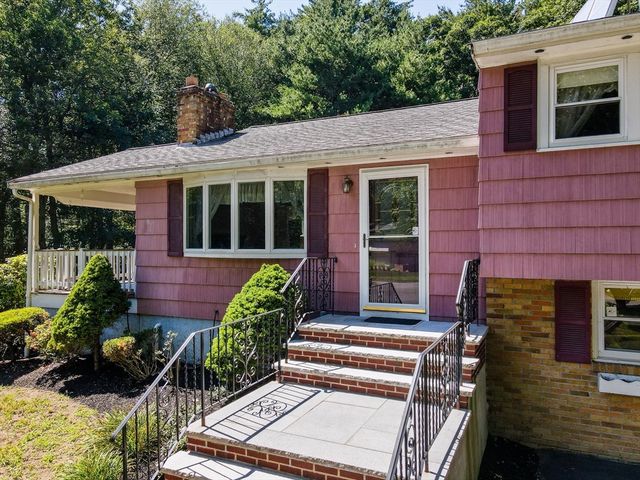 12 Wilton Drive, Wilmington, MA 01887