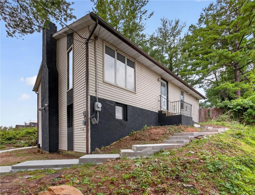1234 South Lumber Street, Allentown City, PA 18103