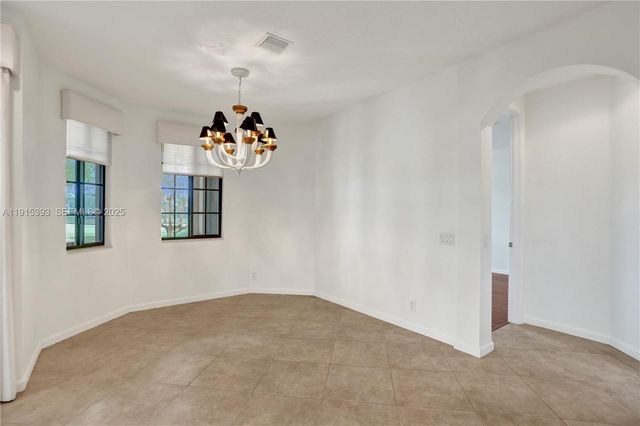 2757 Center Court Drive 1-20, Weston, FL 33332