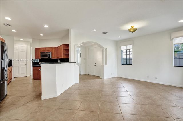 2757 Center Court Drive 1-20, Weston, FL 33332