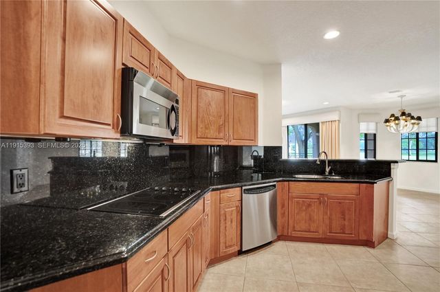 2757 Center Court Drive 1-20, Weston, FL 33332