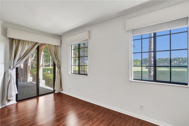 2757 Center Court Drive 1-20, Weston, FL 33332