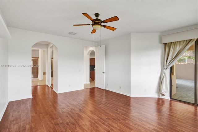 2757 Center Court Drive 1-20, Weston, FL 33332