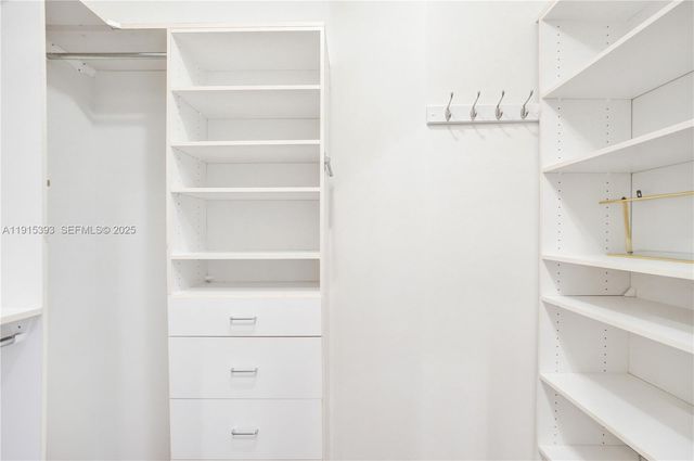 2757 Center Court Drive 1-20, Weston, FL 33332