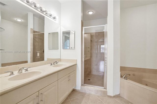 2757 Center Court Drive 1-20, Weston, FL 33332