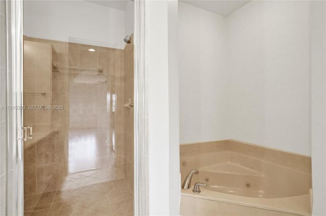 2757 Center Court Drive 1-20, Weston, FL 33332