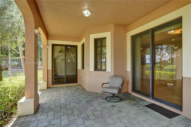 2757 Center Court Drive 1-20, Weston, FL 33332