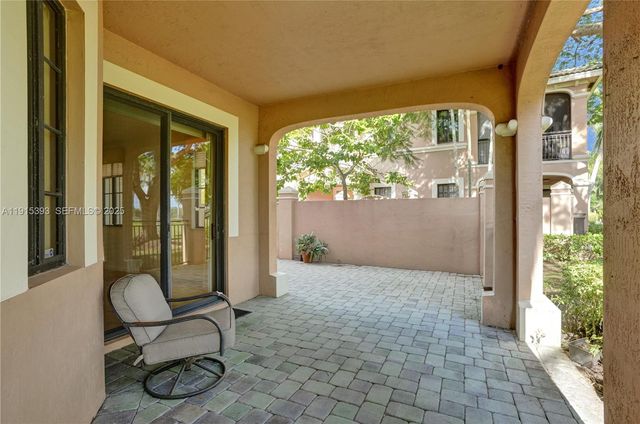 2757 Center Court Drive 1-20, Weston, FL 33332