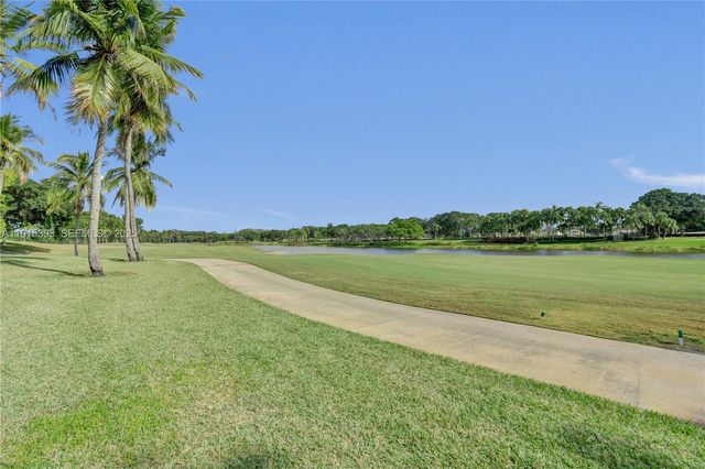 2757 Center Court Drive 1-20, Weston, FL 33332