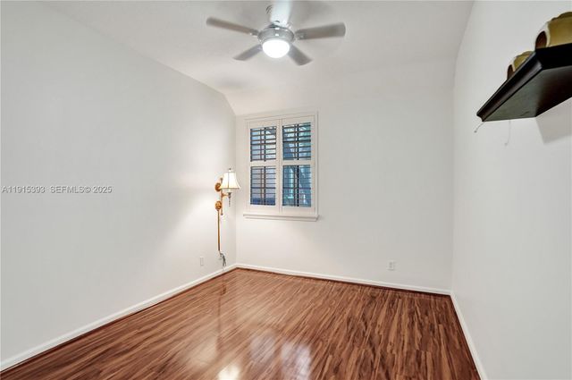 2757 Center Court Drive 1-20, Weston, FL 33332