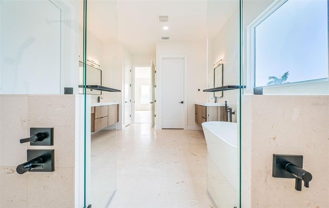 7981 2ND AVENUE S, St Petersburg, FL 33707