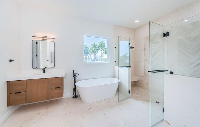 7981 2ND AVENUE S, St Petersburg, FL 33707