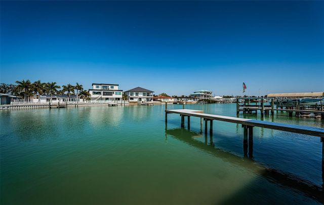 7981 2ND AVENUE S, St Petersburg, FL 33707