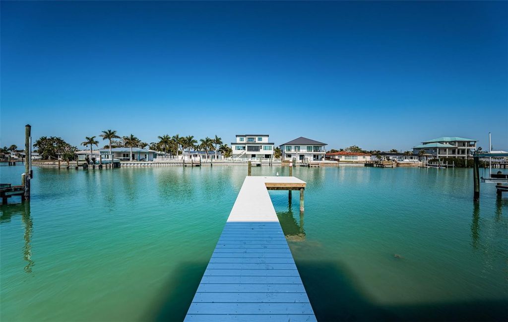 Image 31 of property listing at 7981 2ND AVENUE S, St Petersburg, FL 33707