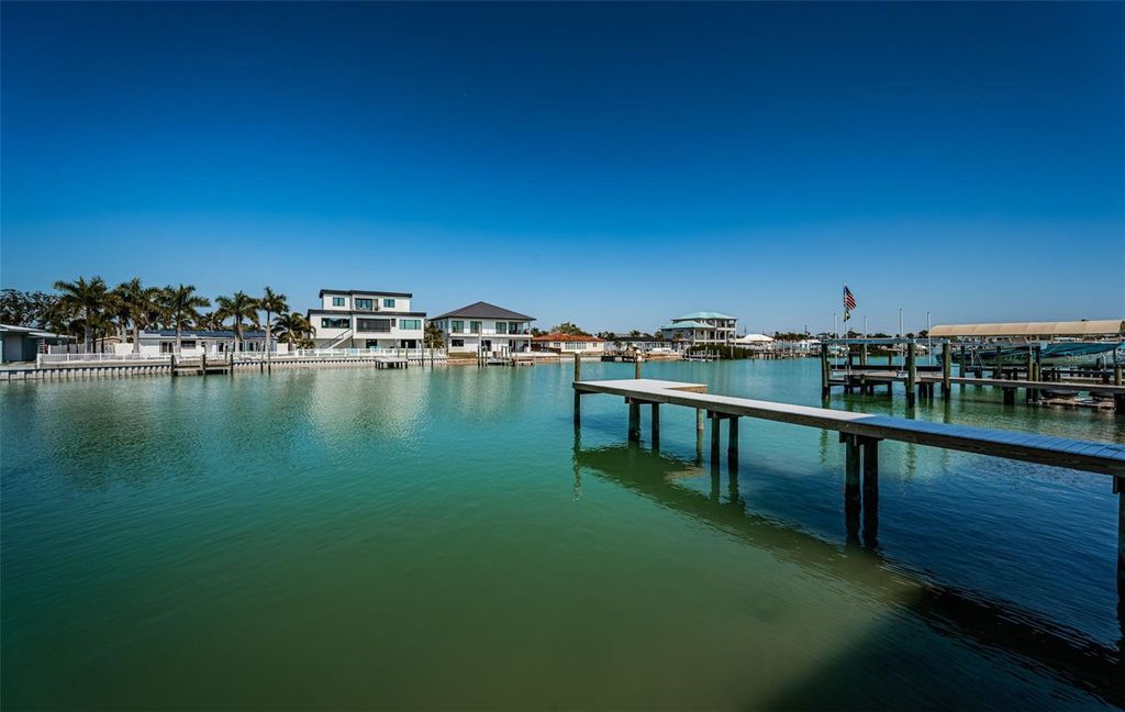 Image 33 of property listing at 7981 2ND AVENUE S, St Petersburg, FL 33707