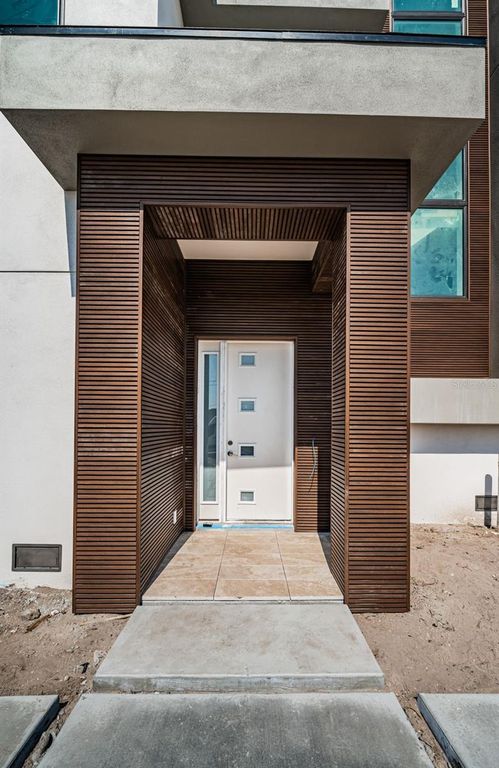 Image 6 of property listing at 7981 2ND AVENUE S, St Petersburg, FL 33707