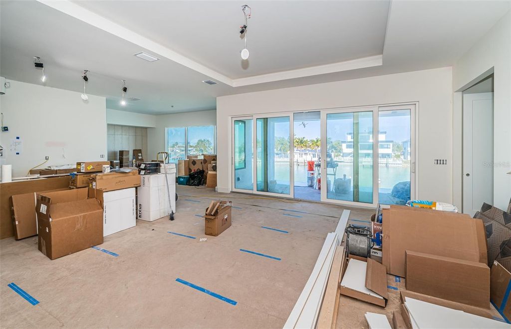 Image 7 of property listing at 7981 2ND AVENUE S, St Petersburg, FL 33707