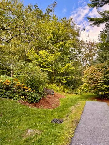 100 Kennedy Dr Apt 59, South Burlington, VT 05403