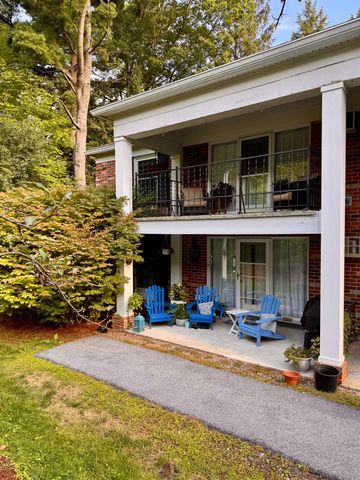 100 Kennedy Dr Apt 59, South Burlington, VT 05403