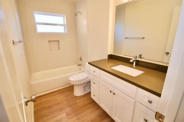 409 Morningside Drive, Friendswood, TX 77546
