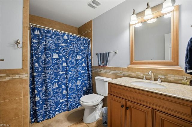 3721 Lilac DR, Portsmouth, VA 23703