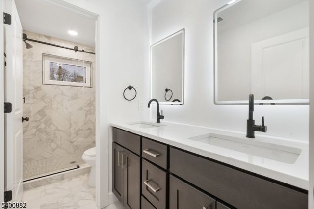 860 Lakeside Dr, Rahway City, NJ 07065