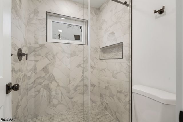 860 Lakeside Dr, Rahway City, NJ 07065