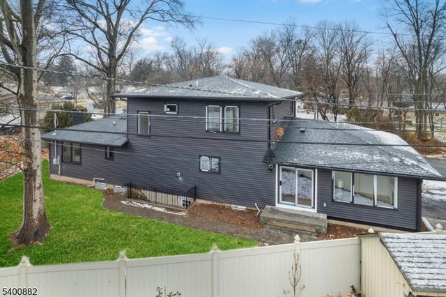 860 Lakeside Dr, Rahway City, NJ 07065